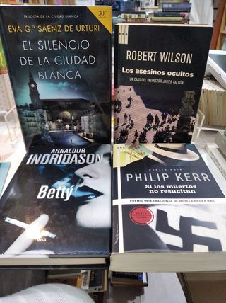 Lote novela policíaca