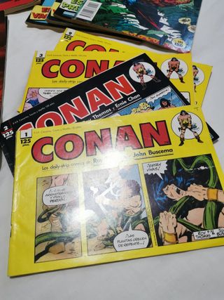 Surtido extras y cómics varios de Conan El Bárbaro