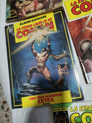 Surtido extras y cómics varios de Conan El Bárbaro