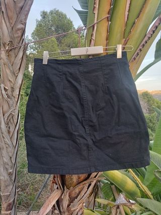 Falda mini negra con cremallera 