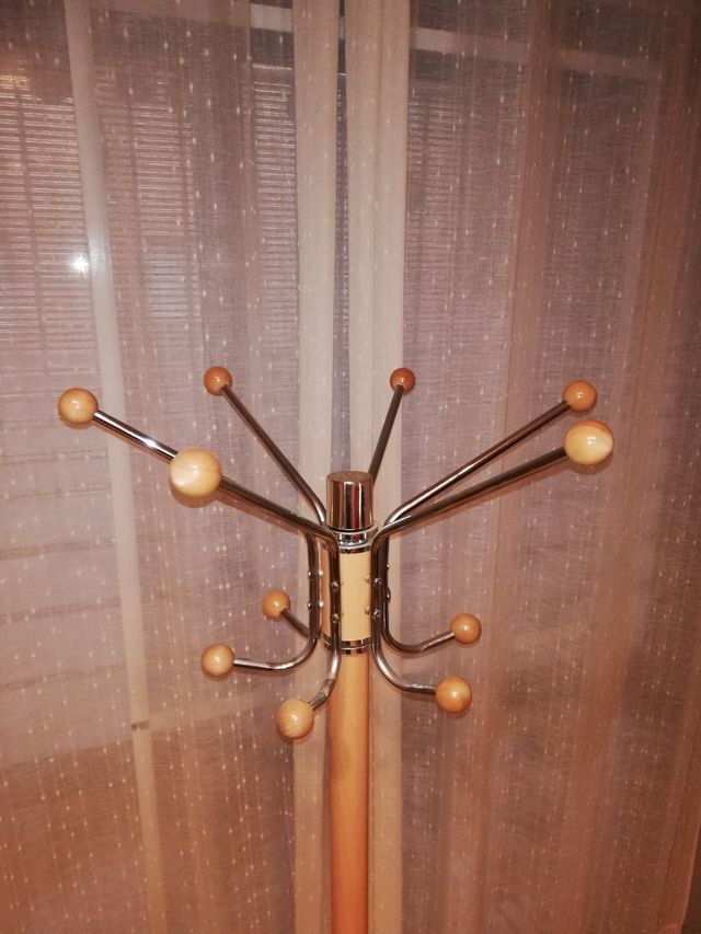 Perchero pie madera-metal