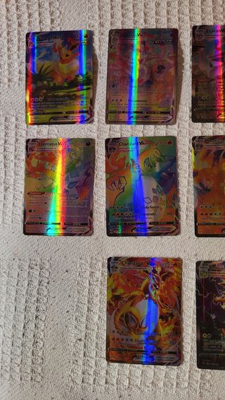 Cartas Pokemon Negras, Plateadas, Doradas y VMAX
