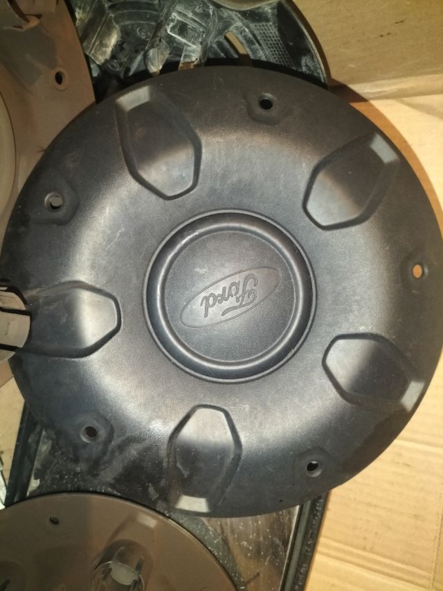 Tapacubos Ford Transit Connect