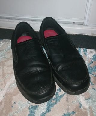 2-Zapatos negros hostelería