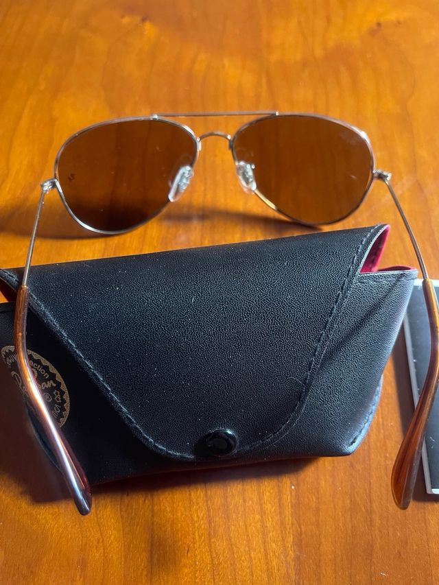 Ray-Ban Aviator: Occhiali da sole