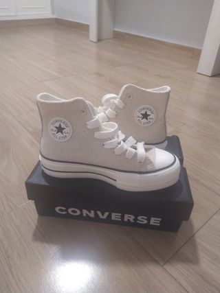 Converse Chuck Taylor beige plataforma