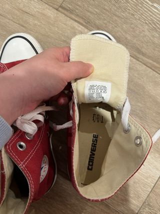 Converse rojas altas