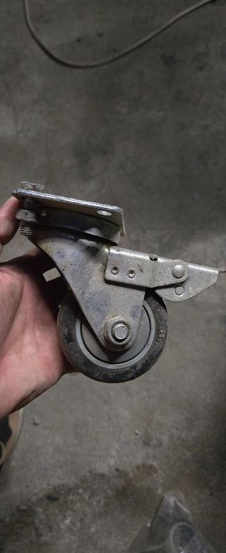 Rueda giratoria industrial con freno