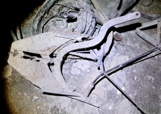 Reja de arado antigua de hierro