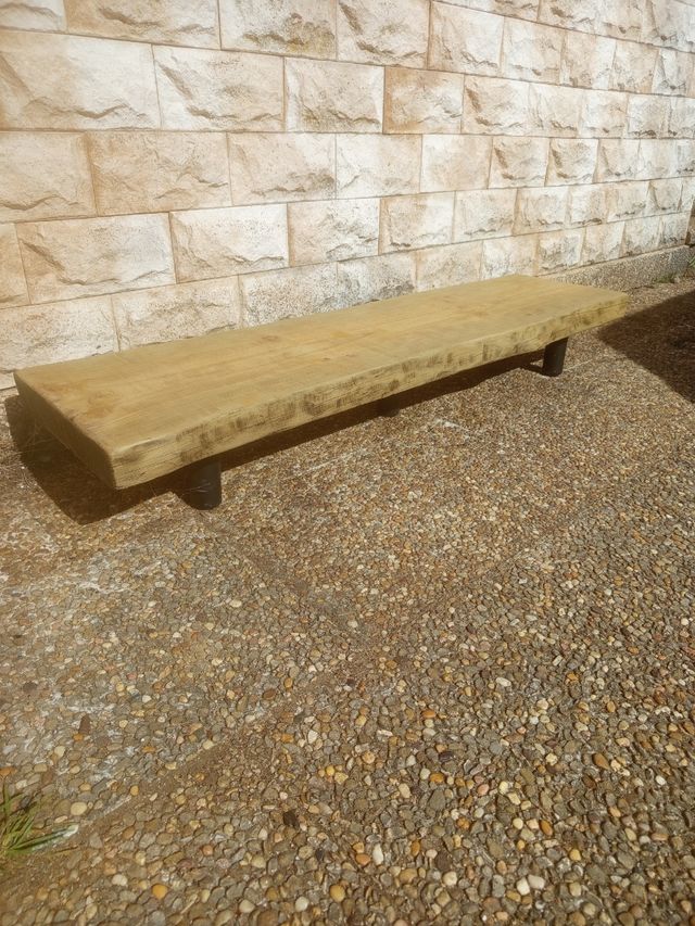 Mesa baja rústica de madera de roble