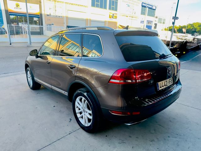 VOLKSWAGEN TOUAREG HYBRID 
