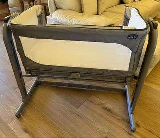 Minicuna Chicco Next2Me gris