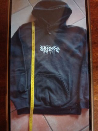 Felpa nera con cappuccio