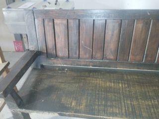 Banco madera estilo antiguo.