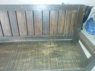 Banco madera estilo antiguo.