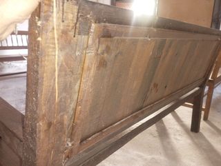 Banco madera estilo antiguo.