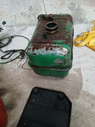 Depósito gasoil tractor antiguo