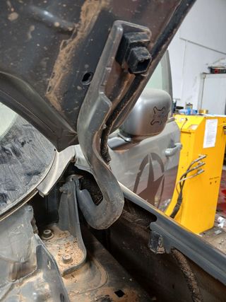 BISAGRA CAPO IZQUIERDA JEEP RENEGADE (BU)