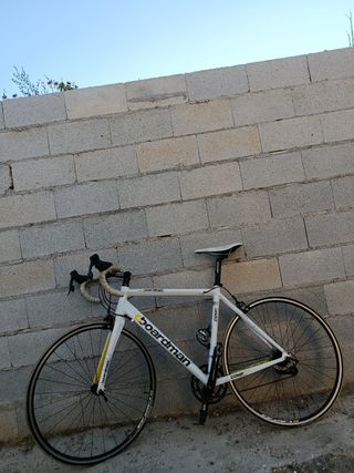 Bicicleta carretera Boardman Comp