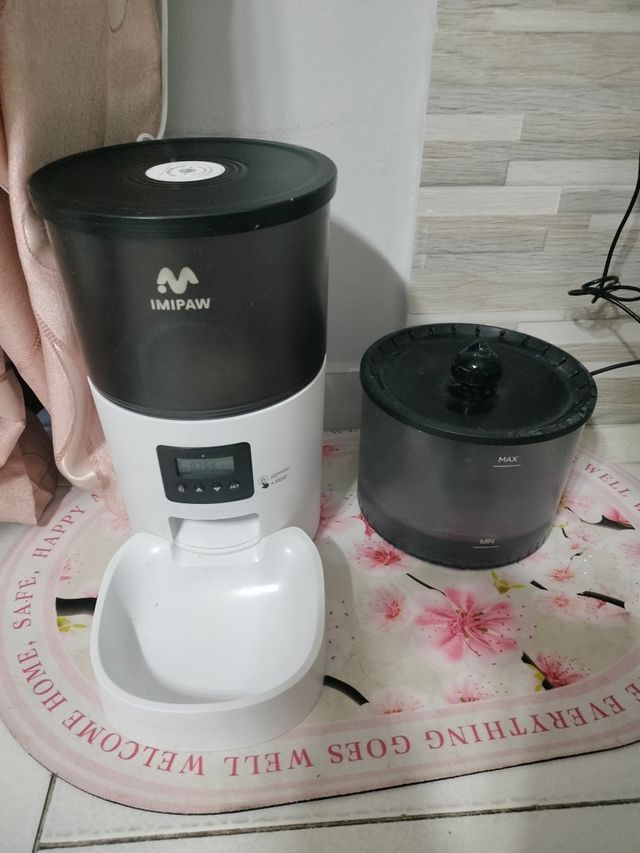 Distributore crocchetta automatico + Fontanella ac