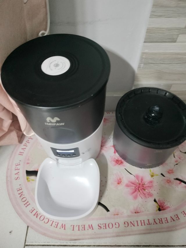 Distributore crocchetta automatico + Fontanella ac