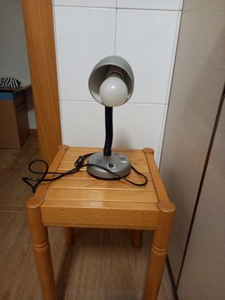 Flexo gris metálico en Logroño.