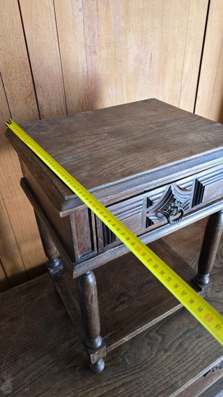 Mesinha de Cabeceira antiga em madeira