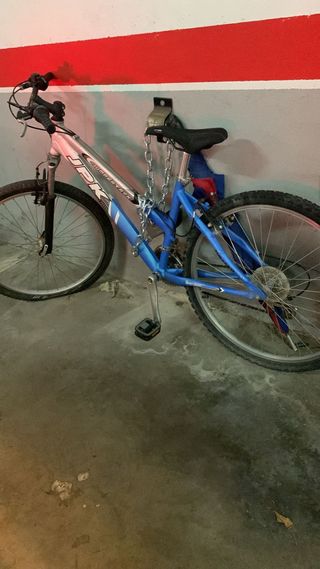 Bicicleta montaña azul marca Jpk