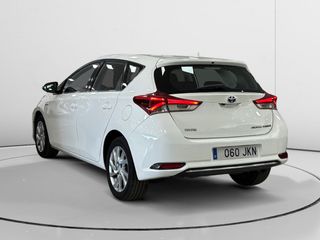 Toyota Auris Hybrid Active
