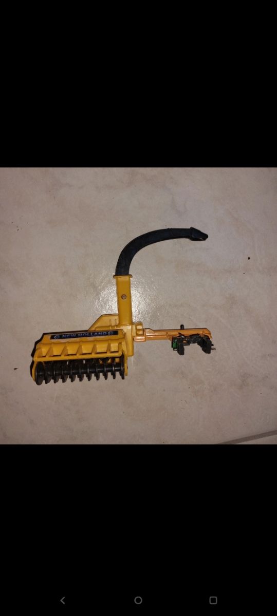 Modellino Trincia New Holland