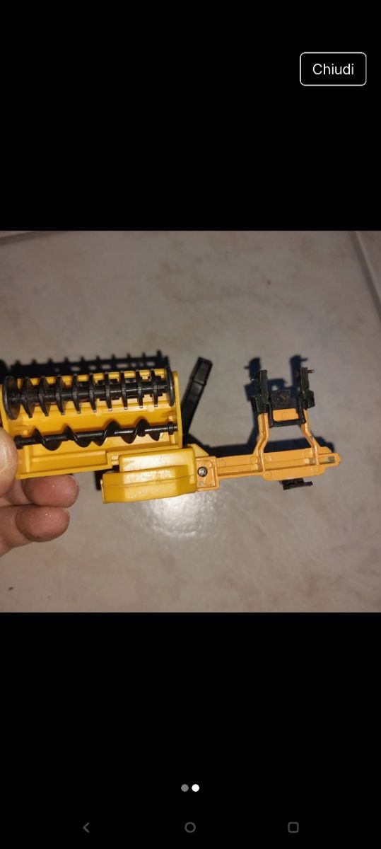 Modellino Trincia New Holland