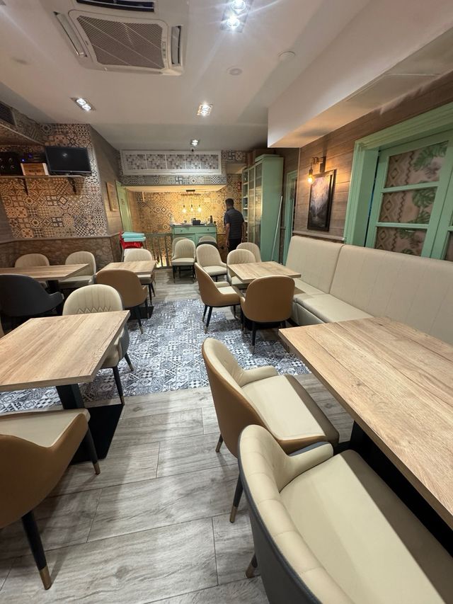 mesas y sillas de hostelería