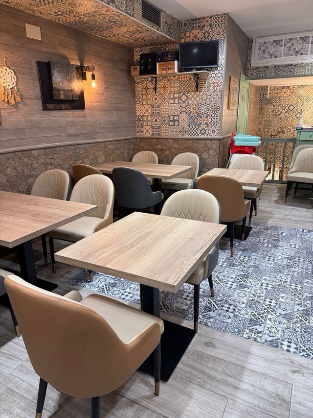 mesas y sillas de hostelería