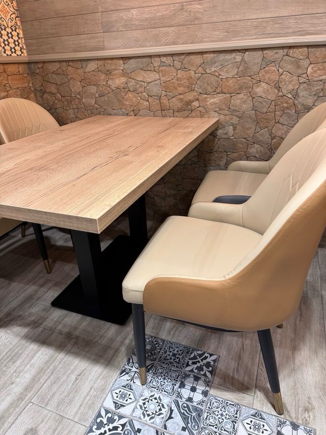 mesas y sillas de hostelería