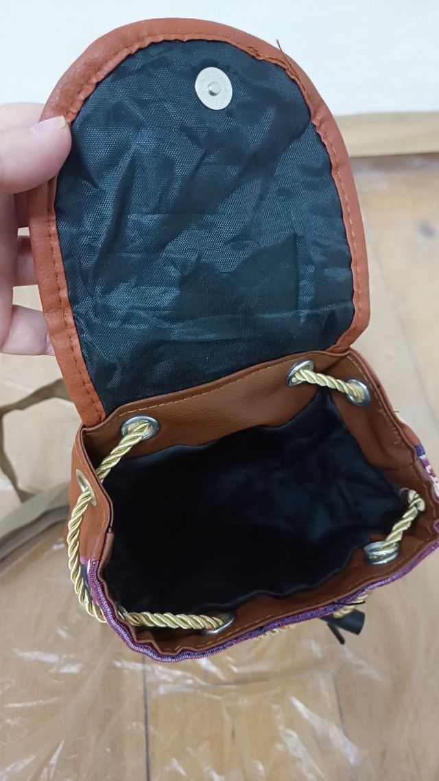 Mochila estampada con lentejuelas