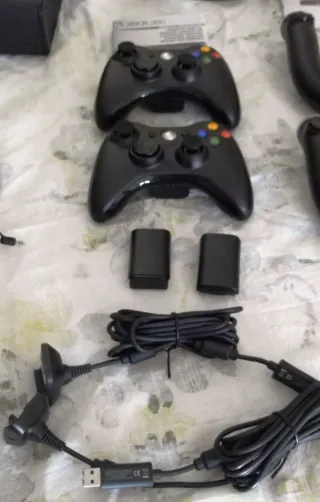 Xbox 360 + juegos y accesorios