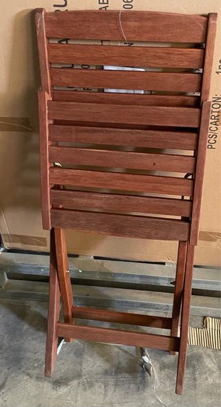 Silla plegable de madera sin brazos