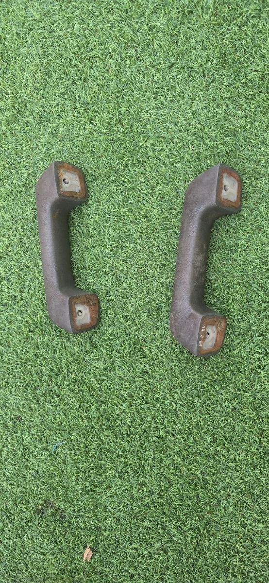 2 Asideros Nissan Patrol