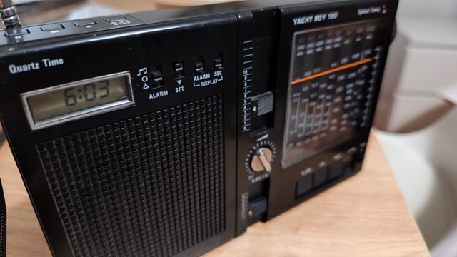 Rádio Grundig Yacht Boy 120 - Portátil