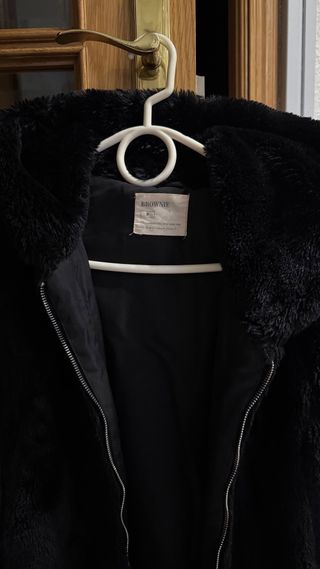 Chaqueta negra de pelo Brownie 