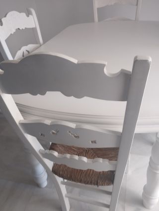 4 Sillas Comedor - Blanco y mimbre 25 euro cada ud