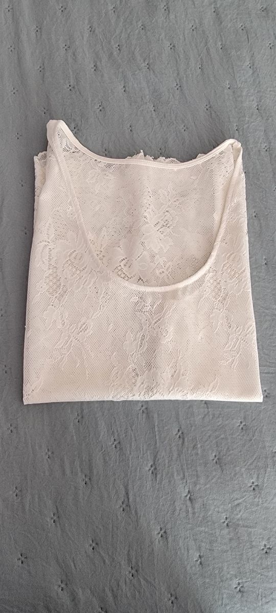 Camiseta blanca encaje