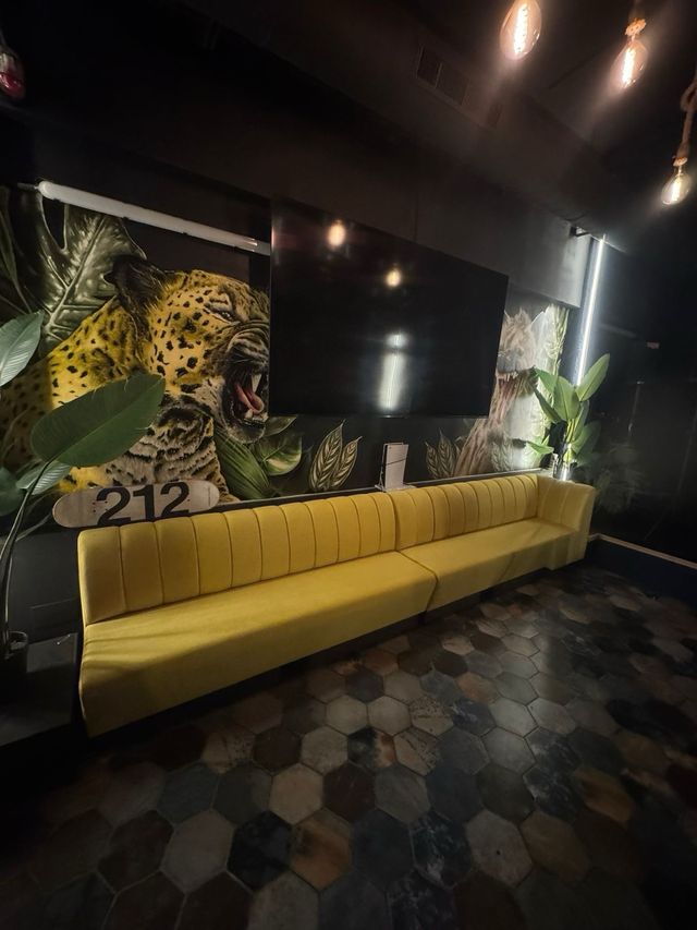 Sofás terciopelo azul | Beige