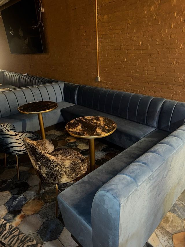 Sofás terciopelo azul | Beige