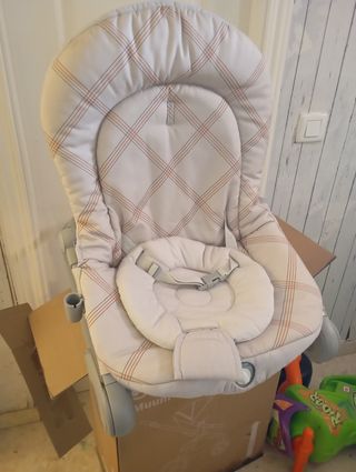 Cambiador bañera bebé 60 € y coche de bebe 50 €