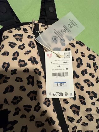 Mono Zara 
nieve leopardo talla 4 