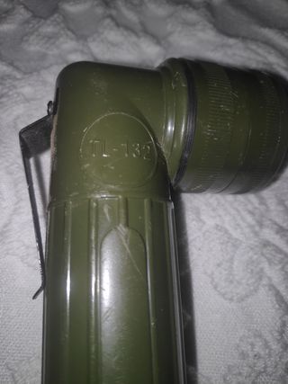 Linterna Militar U.S.A. modelo TL 132.