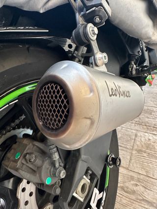 Escape Leovince LV-10 para Kawasaki ninja 
