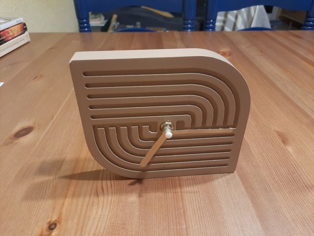 Reloj sobremesa moderno