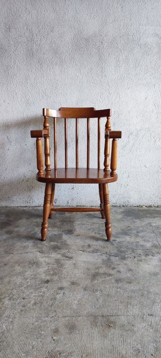 Sillón madera castaño